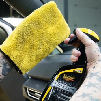 auto dashboard schoonmaken